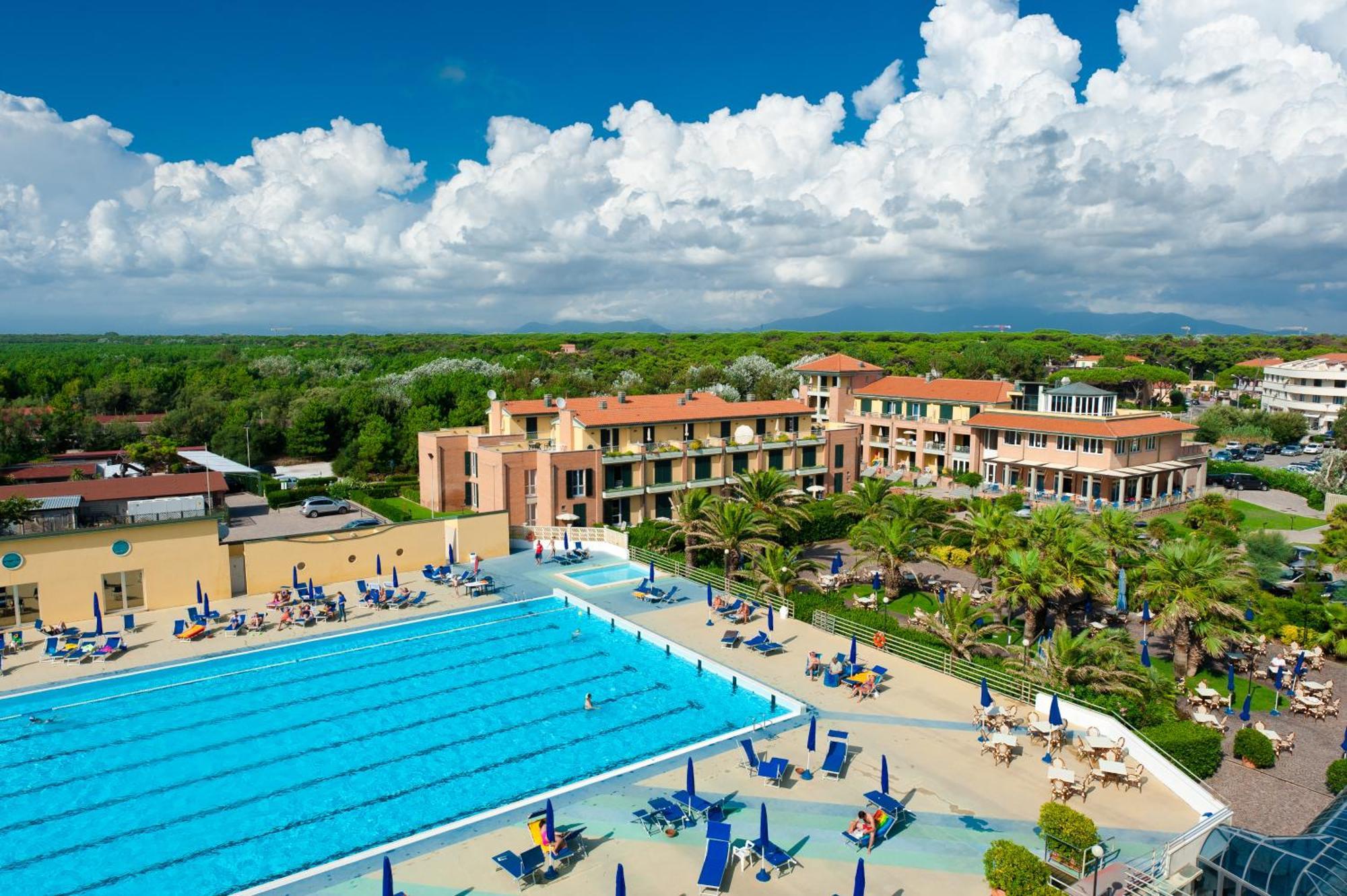 Continental Resort Tirrenia Bagian luar foto